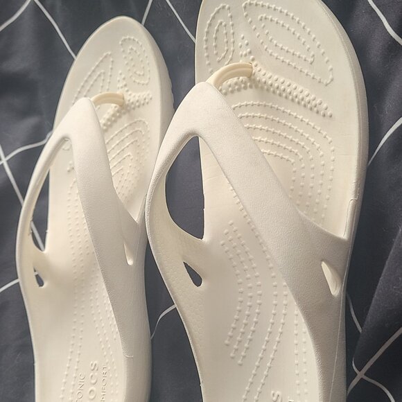 Crocs Women’s LiteRide Flip Flops Sandals Size W6 White Iconic Comfort - Picture 2 of 7